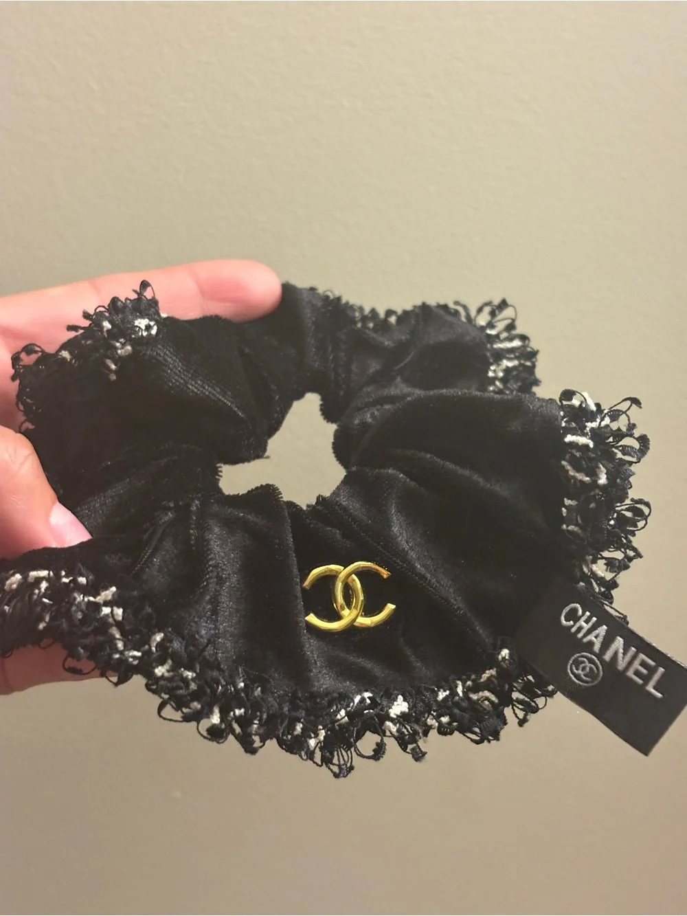 CC Black Velvet GWP one scrunchie